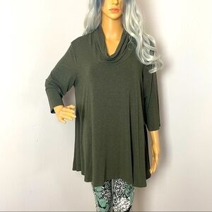 T Tahari Green Lightweight Cowl Neck Sweater – Size 1X